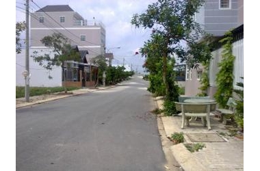 BÁN NHÀ 180M2 VÕNG XUYÊN, PHÚC THỌ, THÔNG THOÁNG, XE 5 TẠ ĐỖ CỬA. CHỈ 868 TRIỆU.